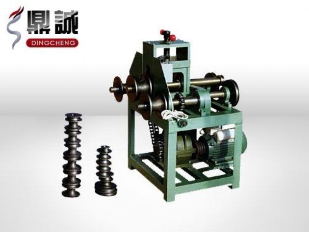 點擊查看詳細信息<br>標題：立式多功能滾動式彎管機 閱讀次數：5638